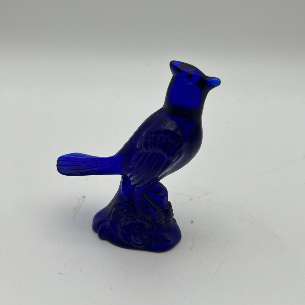 Vintage Rare Mosser Cobalt Blue Cardinal Bird Glass Paperweight Figurine.